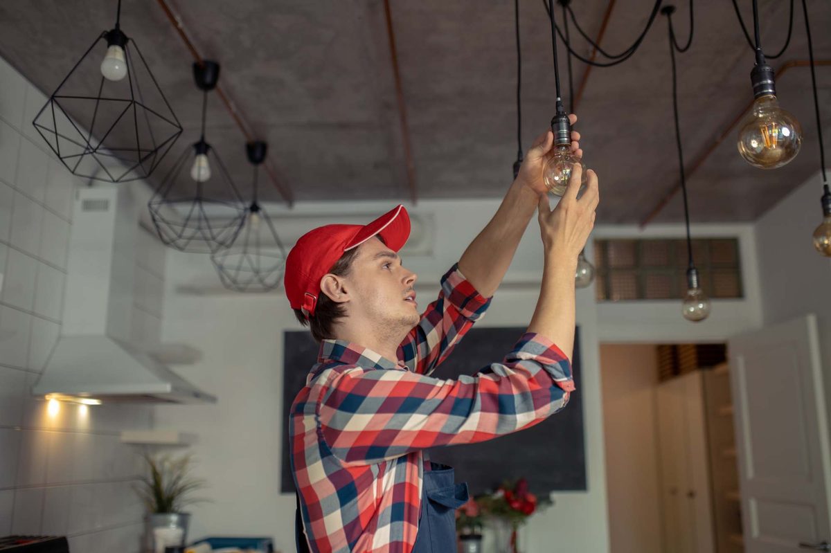 Renovation Electrician Elanora